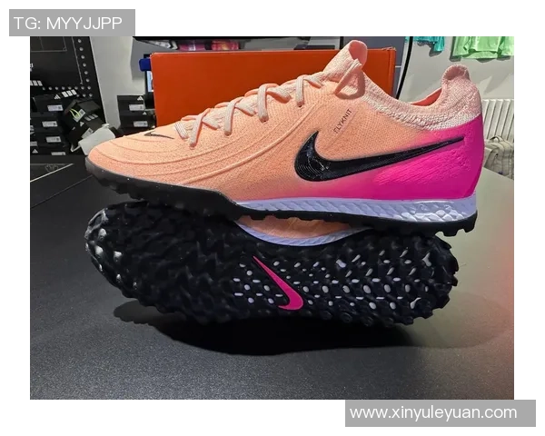 提升球场表现的秘密武器足球装备球鞋的选择与搭配技巧解析