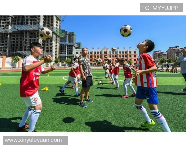 福州小学足球热潮兴起培养孩子们的团队精神与运动能力